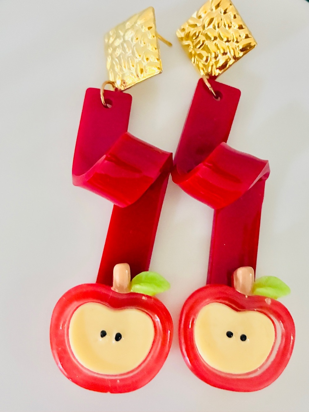 Retro 3D Apple Chunky Red Earrings, Acrylic, Bold Statement Jewelry for Party